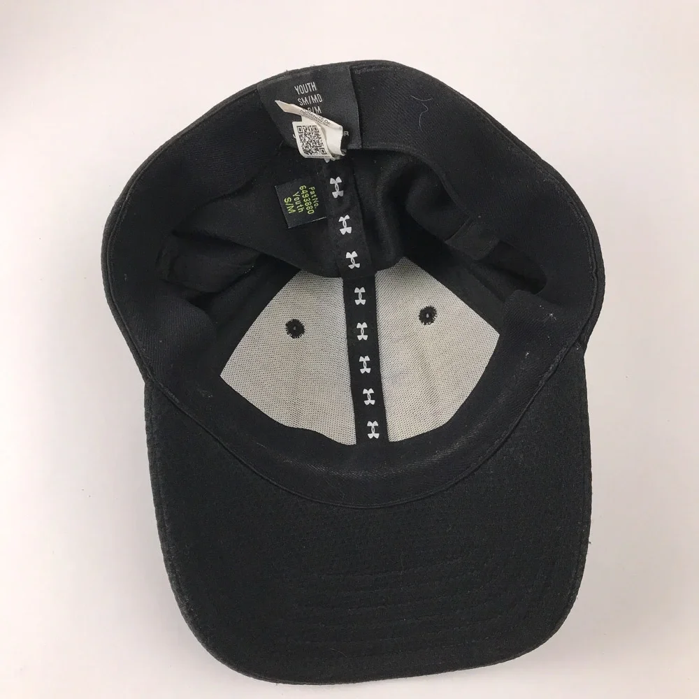 Under Armour White Logo On Black Cap Youth S/M